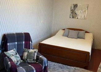 Продаю 5-ком. квартиру, 47.5 м2, Армавир, улица Урицкого