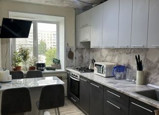 Продажа 3-ком. квартиры, 64 м2, Дзержинск, проспект Циолковского, 74