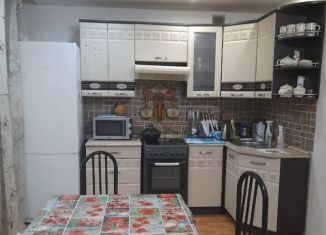 Сдам в аренду трехкомнатную квартиру, 65 м2, Тайшет, улица Зои Космодемьянской, 5