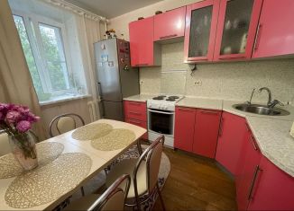 Продам 3-ком. квартиру, 65.2 м2, Киров, улица Северная Набережная, 5