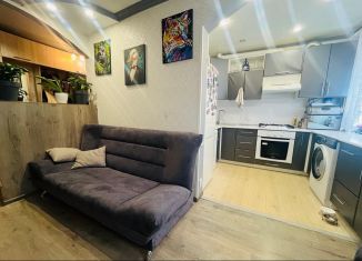 Продаю 3-ком. квартиру, 56.3 м2, Великие Луки, Первомайская улица, 15к1