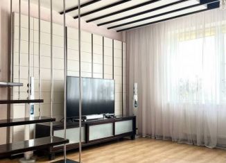 Продаю 4-комнатную квартиру, 115 м2, Калининград, Курганская улица, 3