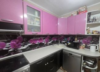 Двухкомнатная квартира на продажу, 50.4 м2, Тюмень, улица Домостроителей, 8