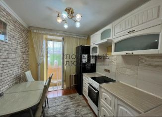 Продается 3-комнатная квартира, 59.3 м2, Чита, улица Ленина, 24