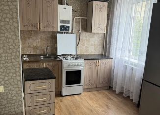 Сдается однокомнатная квартира, 39 м2, Армавир, улица Розы Люксембург, 99