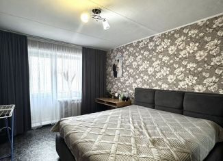 Продажа 2-комнатной квартиры, 60.2 м2, Чайковский, улица Декабристов, 28