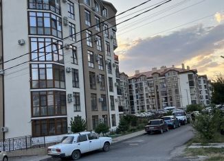 Сдаю 1-ком. квартиру, 46 м2, Геленджик, улица Суворова, 27к1