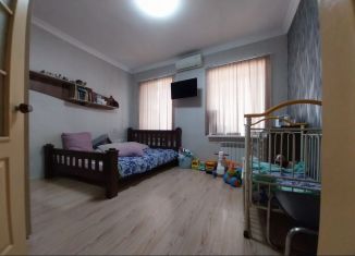 Продаю 2-комнатную квартиру, 30 м2, Крым, улица Матвеева, 12