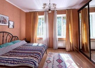 Продажа трехкомнатной квартиры, 100 м2, Крым, Партизанский переулок, 2