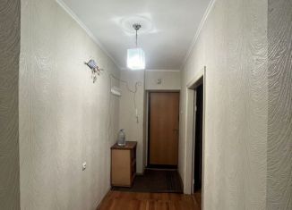 Сдается в аренду двухкомнатная квартира, 51 м2, Темрюк, Октябрьская улица, 133