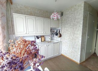 Продам 2-комнатную квартиру, 56.2 м2, Гатчина, Рощинская улица, 21