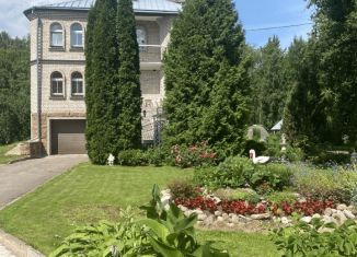 Продам коттедж, 360 м2, Новгородская область