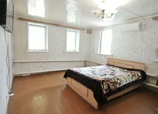 Продаю дом, 70 м2, Астраханская область, улица Чкалова, 8