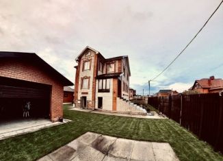 Продаю коттедж, 300 м2, Чувашия, улица 8 Марта, 8