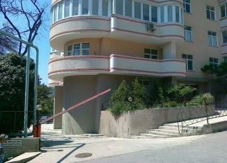 Продаю гараж, 19 м2, Ялта, улица Щорса, 20