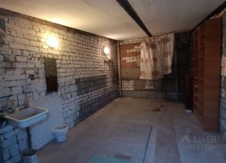 Продаю гараж, 40 м2, Волгоград, Садовая улица, 40