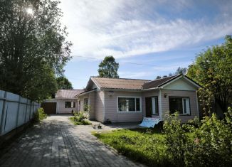 Продаю дом, 200 м2, Костомукша, улица Строителей, 57