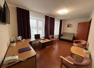 Сдаю в аренду комнату, 40 м2, Тихвин, 4-й микрорайон, 7