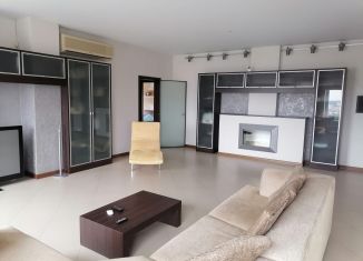 Продам 3-комнатную квартиру, 125.5 м2, Челябинск, площадь МОПРа, 9