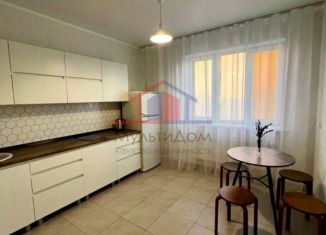 Сдаю в аренду 1-ком. квартиру, 47 м2, Старый Оскол, микрорайон Степной, 33Б