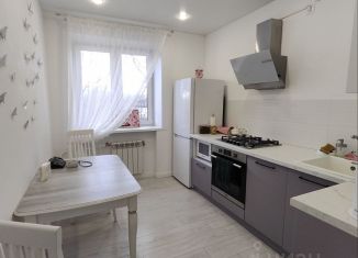 Продам 2-ком. квартиру, 51.1 м2, Гатчина, улица Карла Маркса, 49