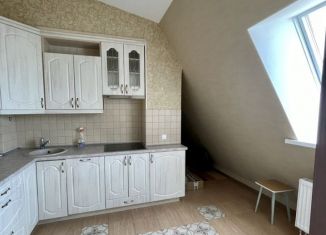 Сдается в аренду 3-ком. квартира, 80 м2, Петрозаводск, улица Свердлова, 26, район Центр