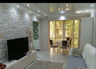 Продам 2-ком. квартиру, 47.5 м2, Керчь, улица Горького, 2Г