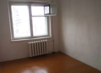 Трехкомнатная квартира в аренду, 56 м2, Белогорск, Зелёная улица, 26