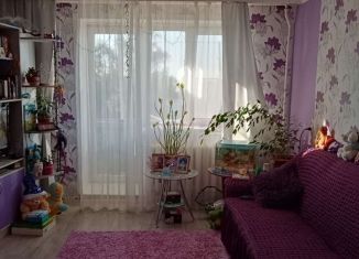 Трехкомнатная квартира на продажу, 56 м2, село Табуны, улица Титова, 10