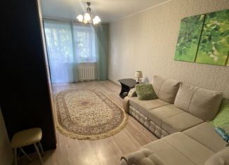 Трехкомнатная квартира в аренду, 60.3 м2, село Новопетровское, Полевая улица, 3
