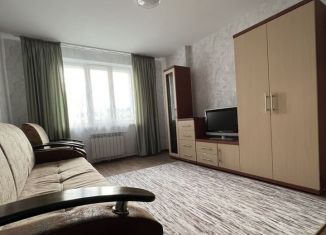 Аренда 3-ком. квартиры, 90 м2, Казань, улица Айрата Арсланова, 8, ЖК Салават Купере