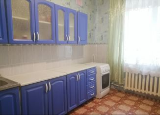 Продается трехкомнатная квартира, 81 м2, Соликамск, улица Володарского, 32