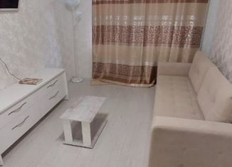 Сдаю 1-ком. квартиру, 36 м2, Астрахань, улица Дубровинского, 52к1
