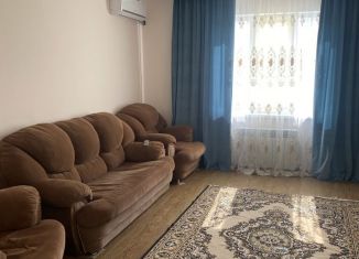 Сдается в аренду 4-комнатная квартира, 105 м2, Каспийск, Каспийская улица