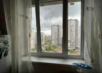 Сдается в аренду комната, 15 м2, Мурино, Охтинская аллея, 8