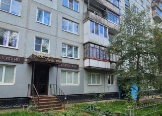 Продаю четырехкомнатную квартиру, 82 м2, Великий Новгород, улица Зелинского, 27к1