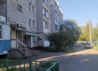 Продаю четырехкомнатную квартиру, 76.7 м2, Острогожск, Северный микрорайон, 9