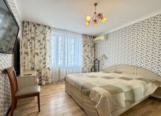 Сдается 2-комнатная квартира, 75 м2, Крым, Боевая улица, 4