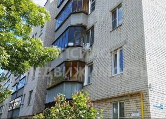 Продаю трехкомнатную квартиру, 93 м2, Курск, Рябиновая улица, 28