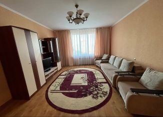 Трехкомнатная квартира в аренду, 110 м2, Курская область, улица Володарского, 70