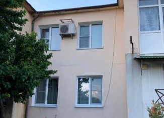 Продам 3-ком. квартиру, 57 м2, Белогорск, Русская улица, 4