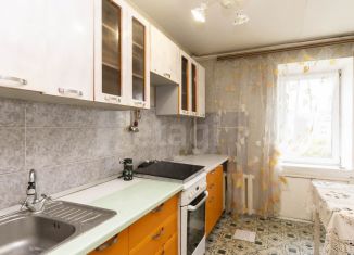 Продам трехкомнатную квартиру, 58 м2, Тюмень, улица Космонавтов, 1Б