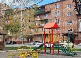 Продаю двухкомнатную квартиру, 61.3 м2, Владикавказ, Весенняя улица, 7к5