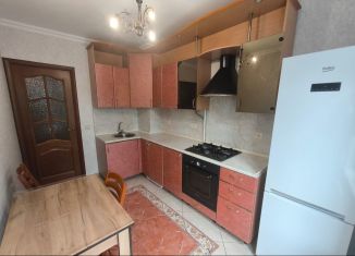 Сдам в аренду 3-ком. квартиру, 60 м2, Москва, Витебская улица, 10к1