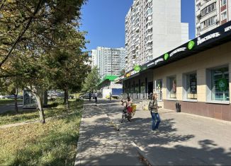 Сдаю в аренду торговую площадь, 27 м2, Москва, Рублёвское шоссе, 28к1, район Крылатское