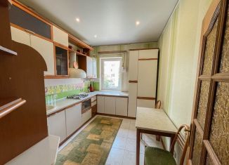 Продам 4-ком. квартиру, 106.6 м2, Алушта, улица Богдана Хмельницкого, 5