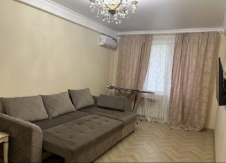 Сдаю 1-комнатную квартиру, 45 м2, Каспийск, проспект Акулиничева, 16