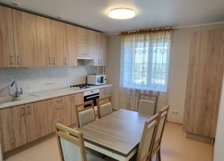 Продается 3-комнатная квартира, 77 м2, Саратов, Весенняя улица, 10В