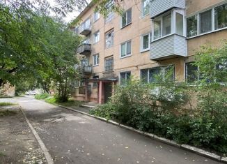 Продам 2-ком. квартиру, 39.2 м2, Березники, улица Карла Маркса, 74