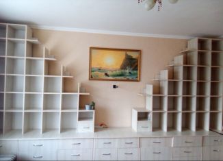 Сдаю 2-ком. квартиру, 50 м2, Краснодарский край, улица Ленина, 85А